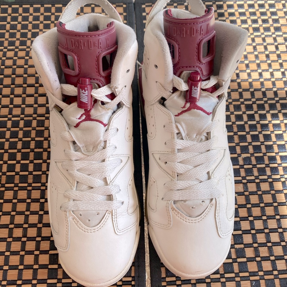 Jordan retro 6 Maroon 6y